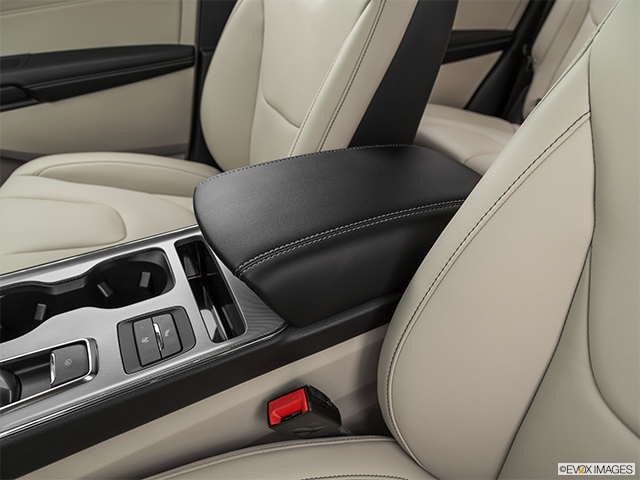 2022 Ford Edge | Front center console with closed lid, from driver’s side looking down