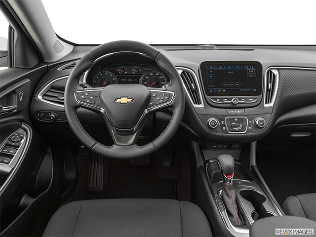 2022 Chevrolet Malibu | Steering wheel/Center Console