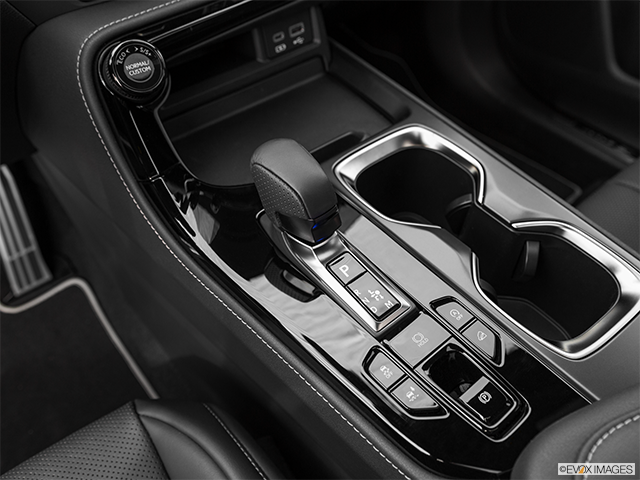 2022 Lexus NX 350 | Gear shifter/center console