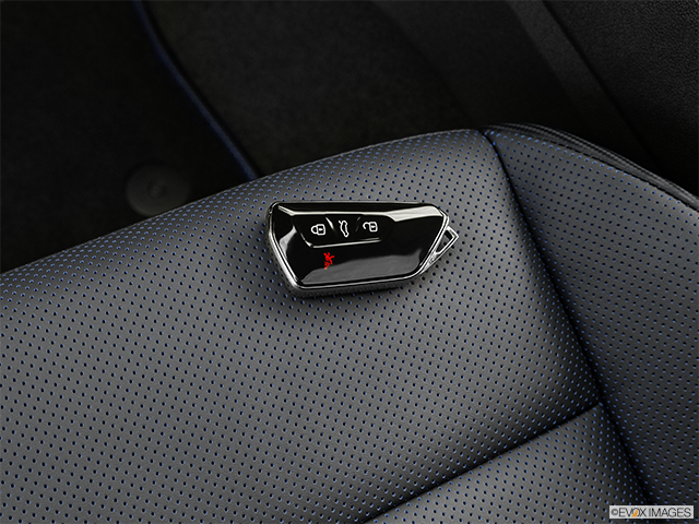 Vw Golf R Key R Logo 2022 Volkswagen Golf R: Price, Review, Photos and Specs - Read This ...