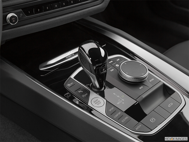 2023 BMW Z4 | Gear shifter/center console