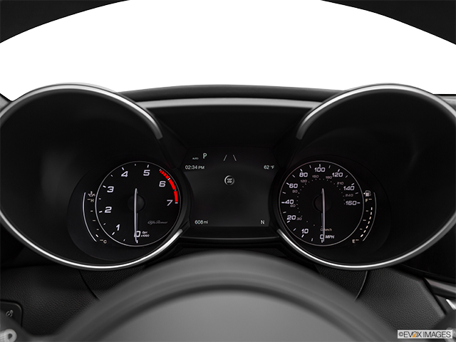 2022 Alfa Romeo Giulia | Speedometer/tachometer