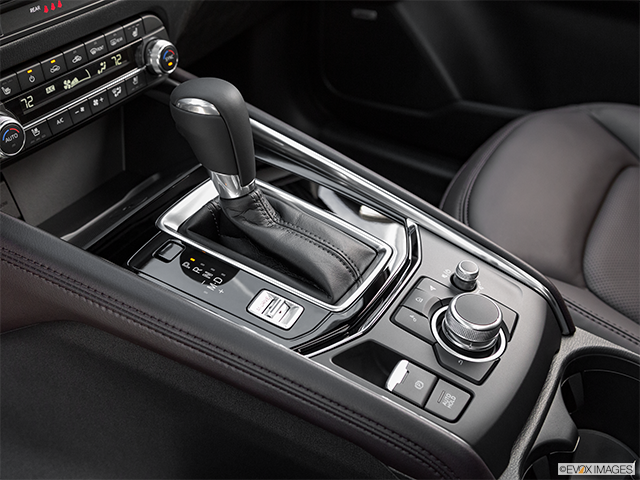 2022 Mazda CX-5 | Gear shifter/center console