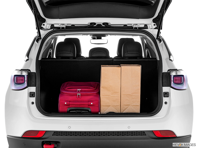 2023 Jeep Compass | Trunk props