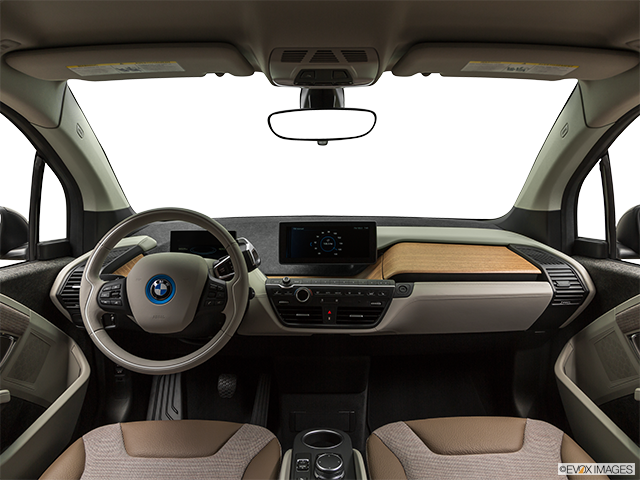 2021 BMW i3 | Centered wide dash shot