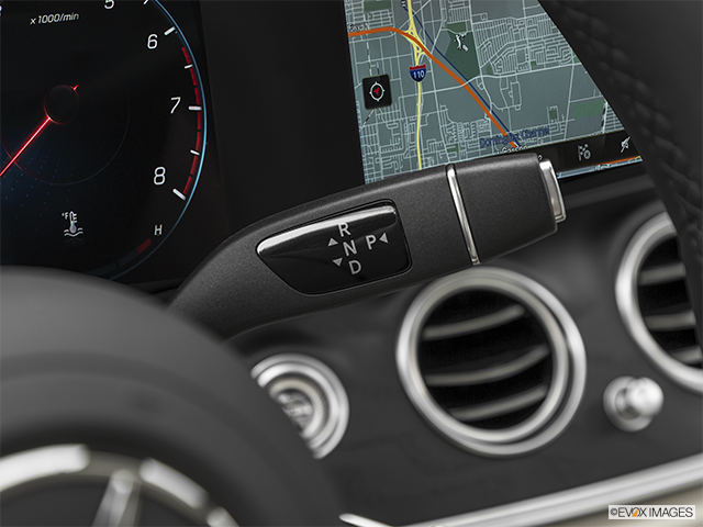 2024 Mercedes-Benz E-Class | Gear shifter/center console