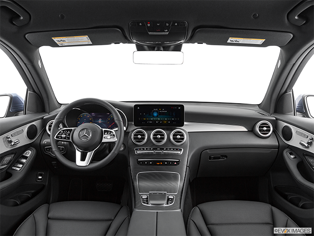 2023 Mercedes-Benz GLC | Centered wide dash shot