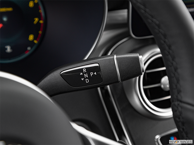 2023 Mercedes-Benz GLC | Gear shifter/center console