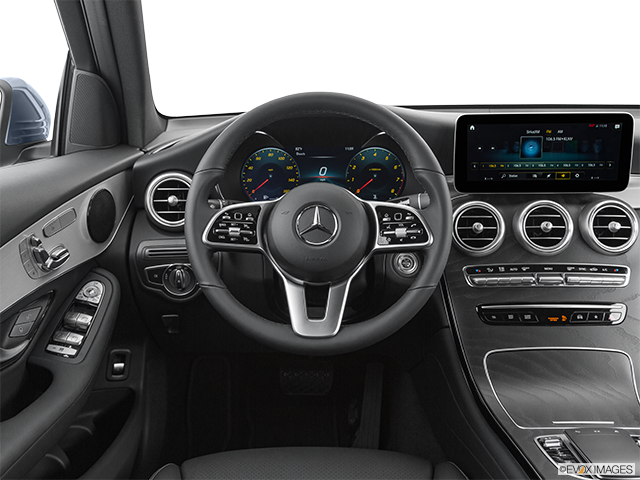 2024 Mercedes-Benz GLC | Steering wheel/Center Console
