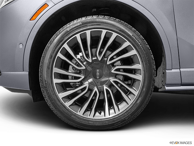 2023 Lincoln Corsair | Front Drivers side wheel at profile