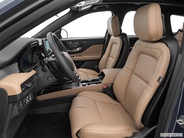 2022 Lincoln Corsair | Front seats from Drivers Side