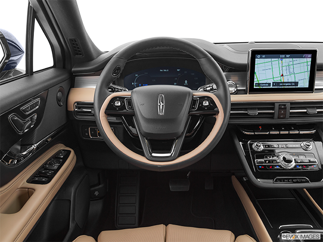 2023 Lincoln Corsair | Steering wheel/Center Console