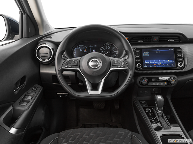 2022 Nissan Kicks | Steering wheel/Center Console