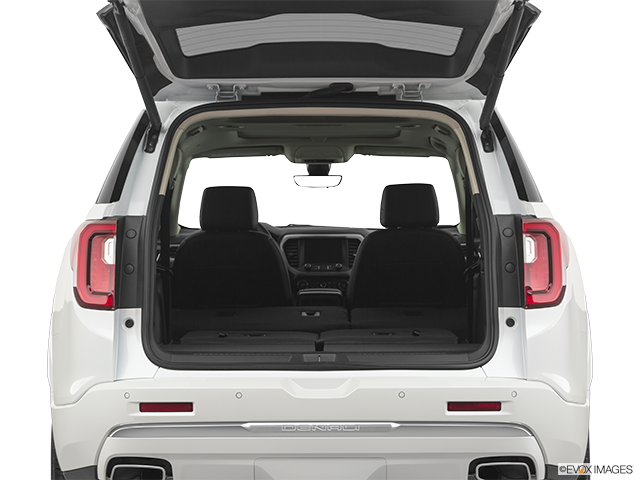 2022 GMC Acadia | Hatchback & SUV rear angle