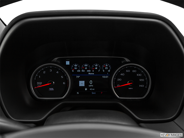 2022 Chevrolet Suburban | Speedometer/tachometer