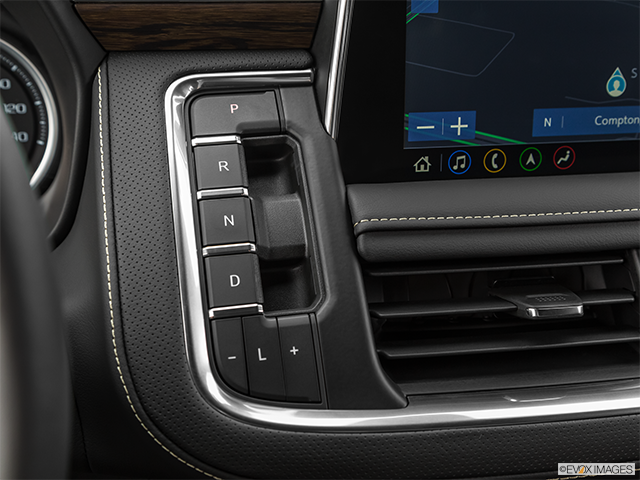 2022 Chevrolet Suburban | Gear shifter/center console