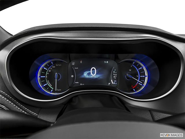 2022 Chrysler Pacifica Hybrid | Speedometer/tachometer