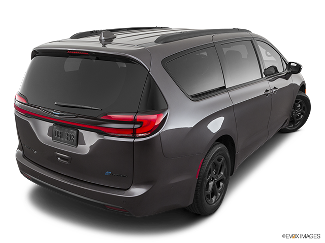 2022 Chrysler Pacifica Hybrid | Rear 3/4 angle view