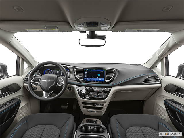 2022 Chrysler Pacifica | Centered wide dash shot