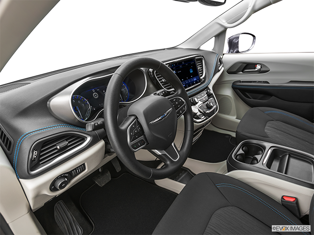 2023 Chrysler Pacifica | Interior Hero (driver’s side)