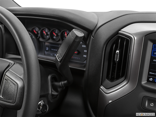 2022 GMC Sierra 2500HD | Gear shifter/center console