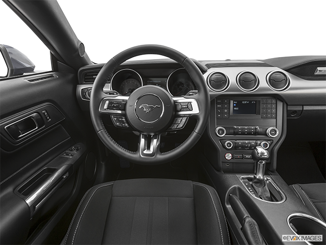 2022 Ford Mustang | Steering wheel/Center Console