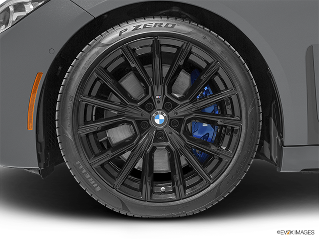 2022 BMW 7 Series | Front Drivers side wheel at profile