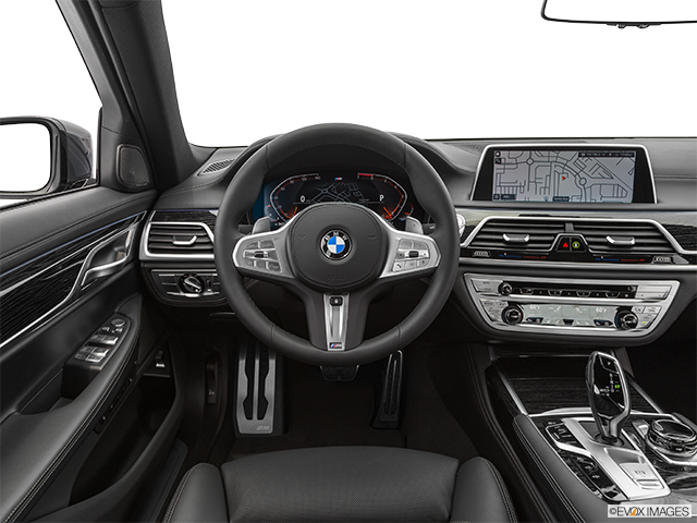 2022 BMW 7 Series | Steering wheel/Center Console