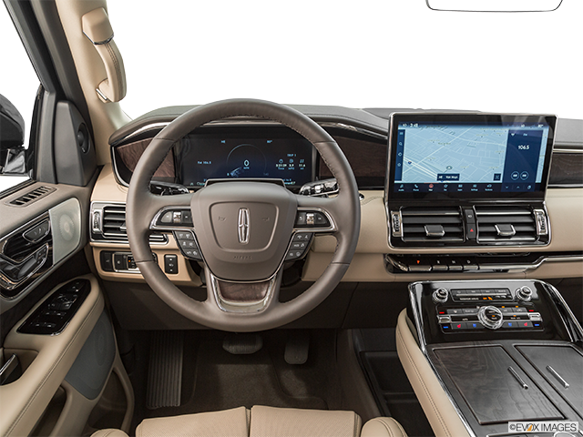 2022 Lincoln Navigator | Steering wheel/Center Console