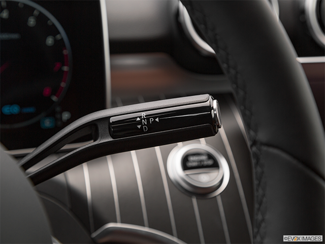 2022 Mercedes-Benz C-Class | Gear shifter/center console