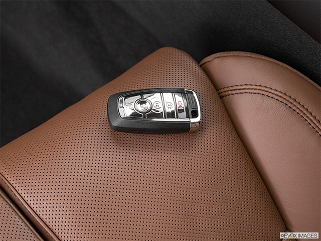 2022 Lincoln Aviator | Key fob on driver’s seat