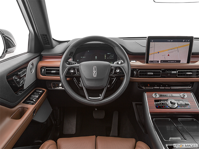2022 Lincoln Aviator | Steering wheel/Center Console