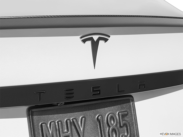2022 Tesla Model S | Rear manufacturer badge/emblem