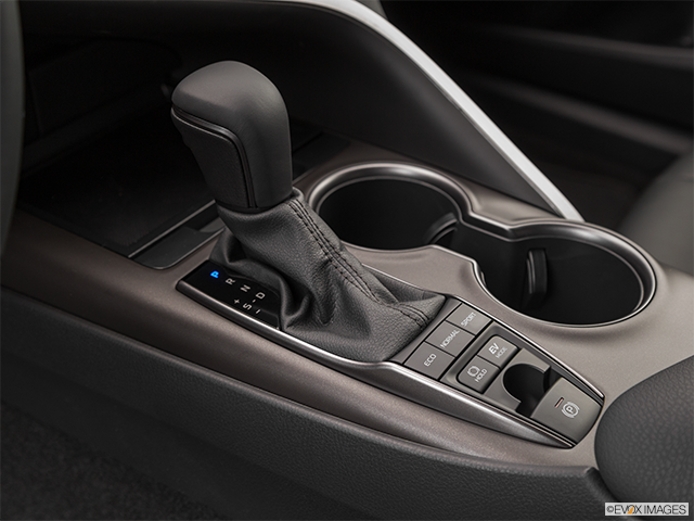 2022 Toyota Camry Hybrid | Gear shifter/center console
