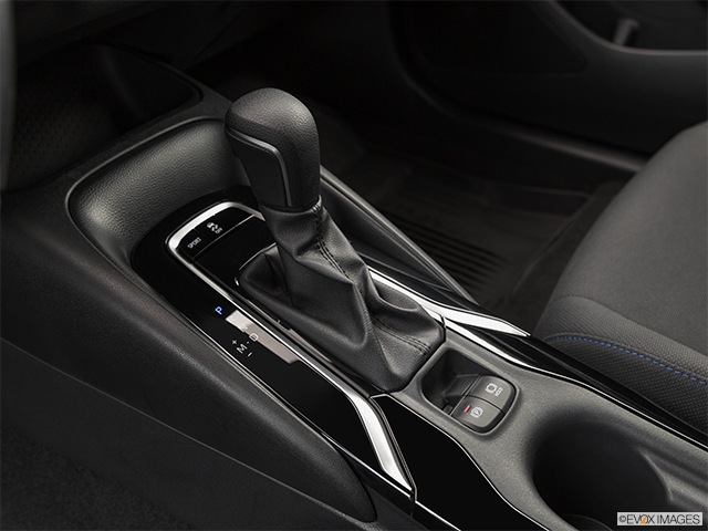 2022 Toyota Corolla | Gear shifter/center console