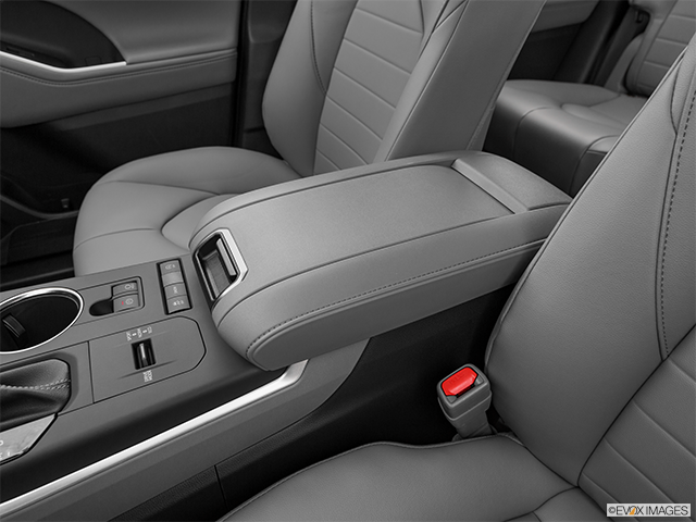 2022 Toyota Highlander | Front center console with closed lid, from driver’s side looking down