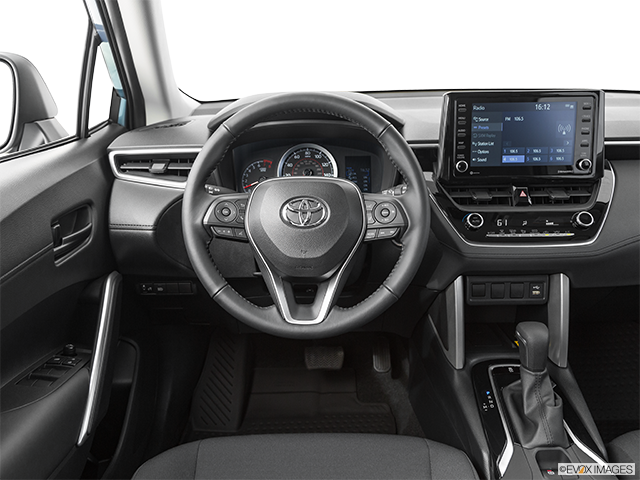 2022 Toyota Corolla Cross | Steering wheel/Center Console