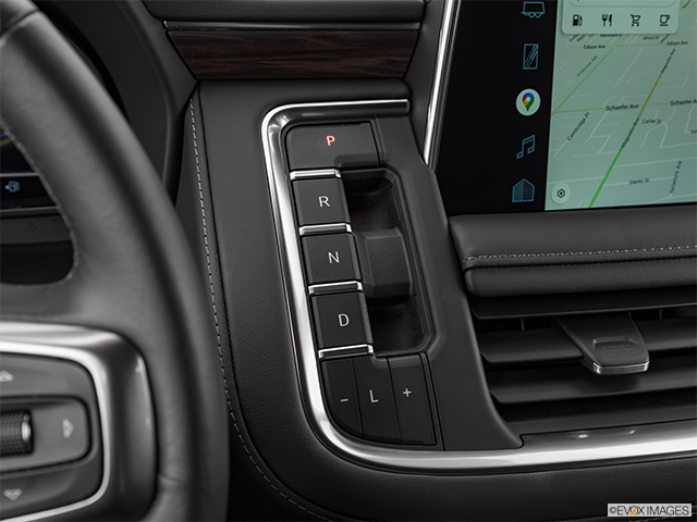 2022 Chevrolet Tahoe | Gear shifter/center console