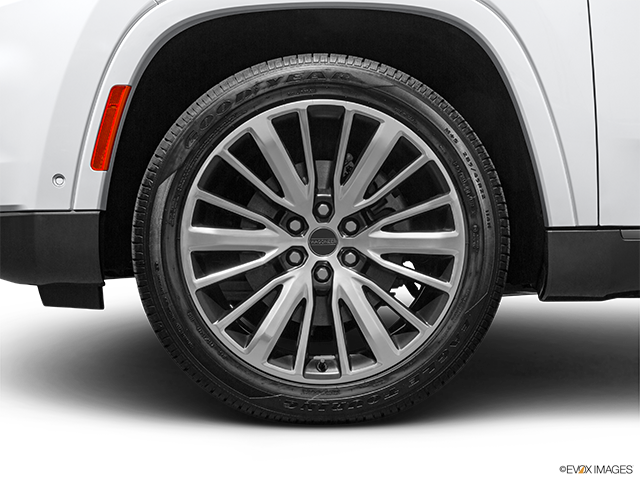 2023 Jeep Grand Wagoneer | Front Drivers side wheel at profile