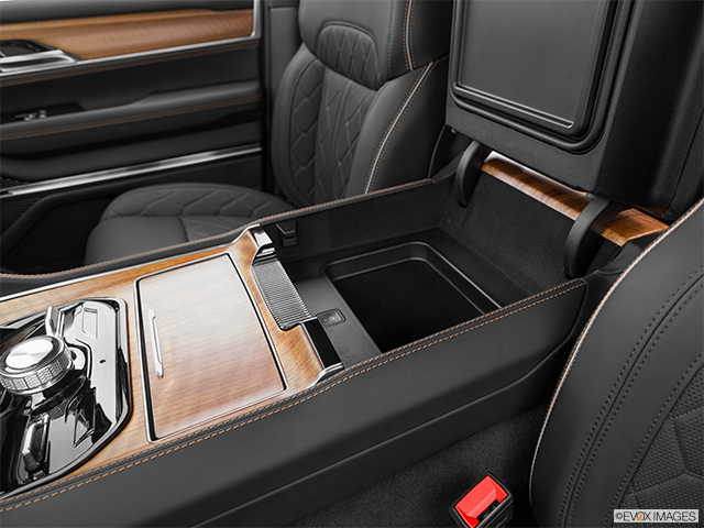 2023 Jeep Grand Wagoneer | Front center divider