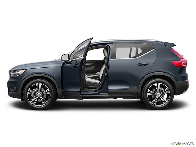 2022 Volvo XC40 | Driver's side profile with drivers side door open