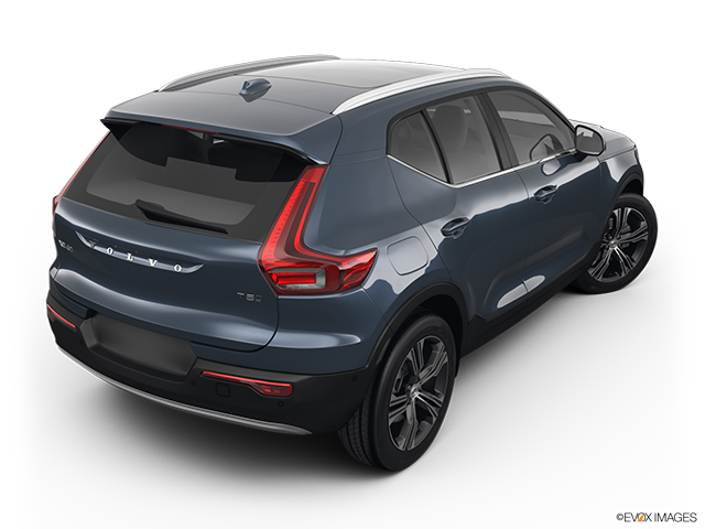 2022 Volvo XC40 | Rear 3/4 angle view