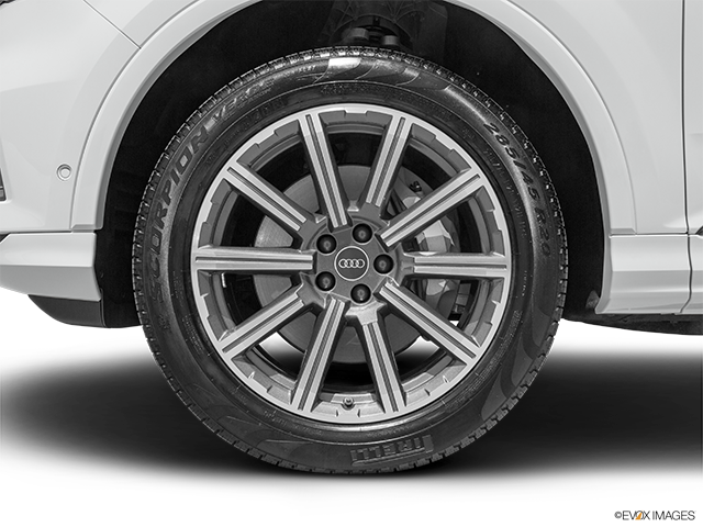 2022 Audi Q7 | Front Drivers side wheel at profile