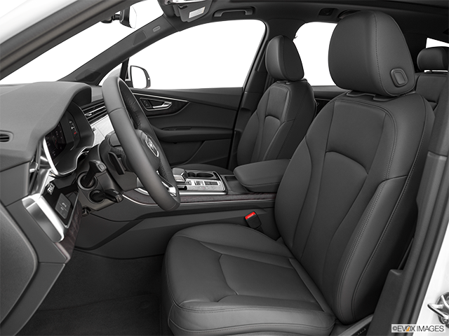 2022 Audi Q7 | Front seats from Drivers Side