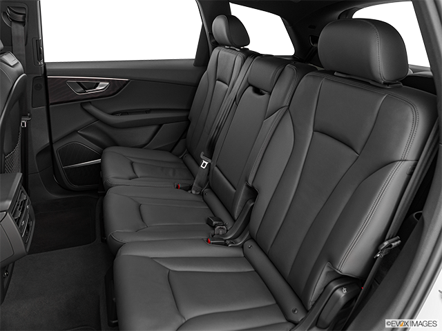 2022 Audi Q7 | Rear seats from Drivers Side