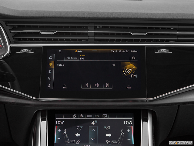 2022 Audi Q7 | Closeup of radio head unit
