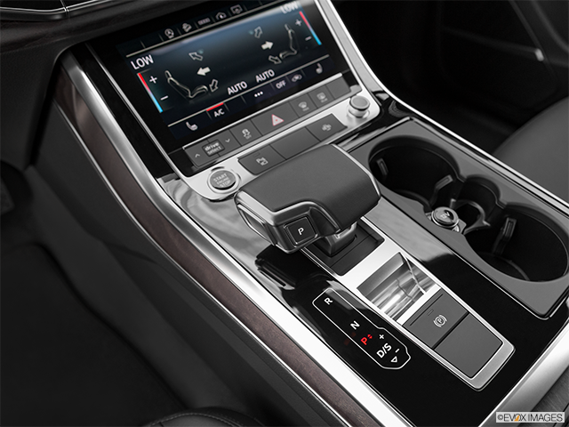 2022 Audi Q7 | Gear shifter/center console