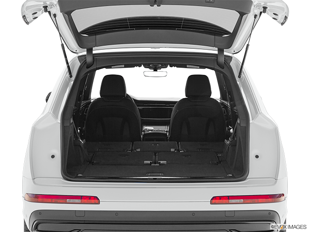 2022 Audi Q7 | Hatchback & SUV rear angle