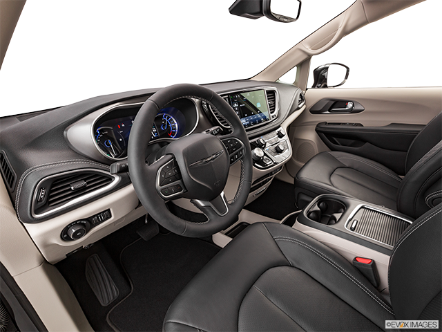 2022 Chrysler Pacifica Hybrid | Interior Hero (driver’s side)