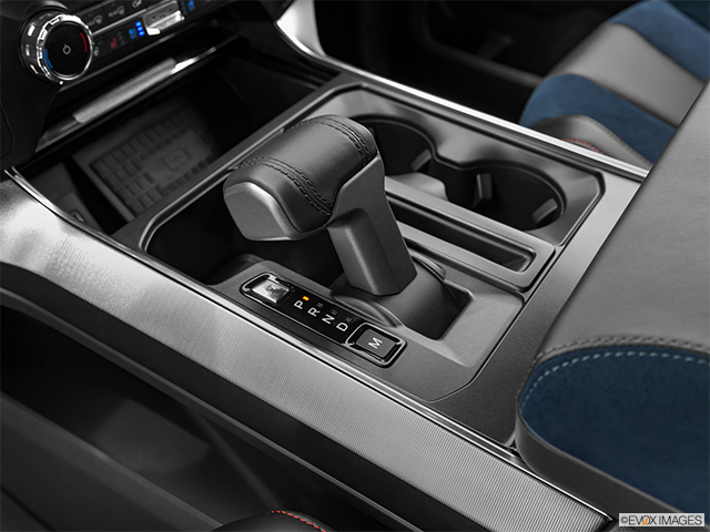 2022 Ford F-150 | Gear shifter/center console